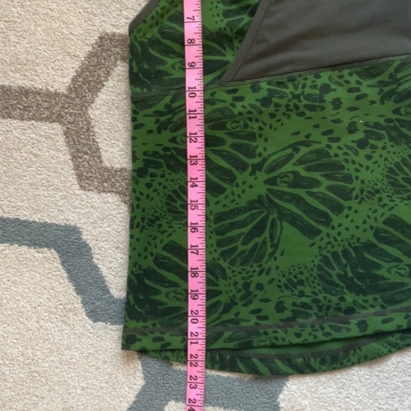 Lululemon top size 6 - Picture 6 of 6